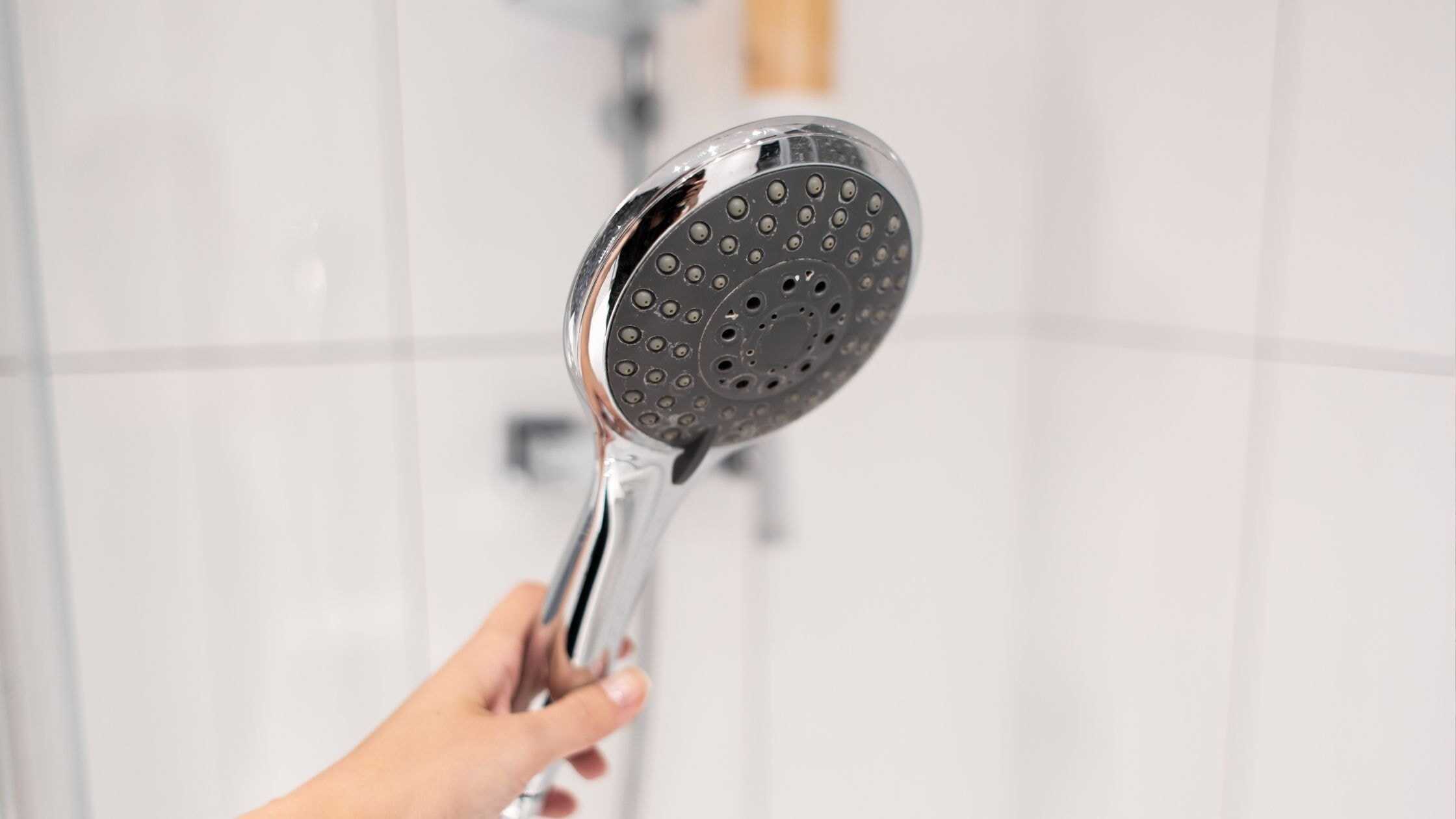 Quality shower head for a relaxing bath experience. Perfect for modern bathrooms and water-saving ne.